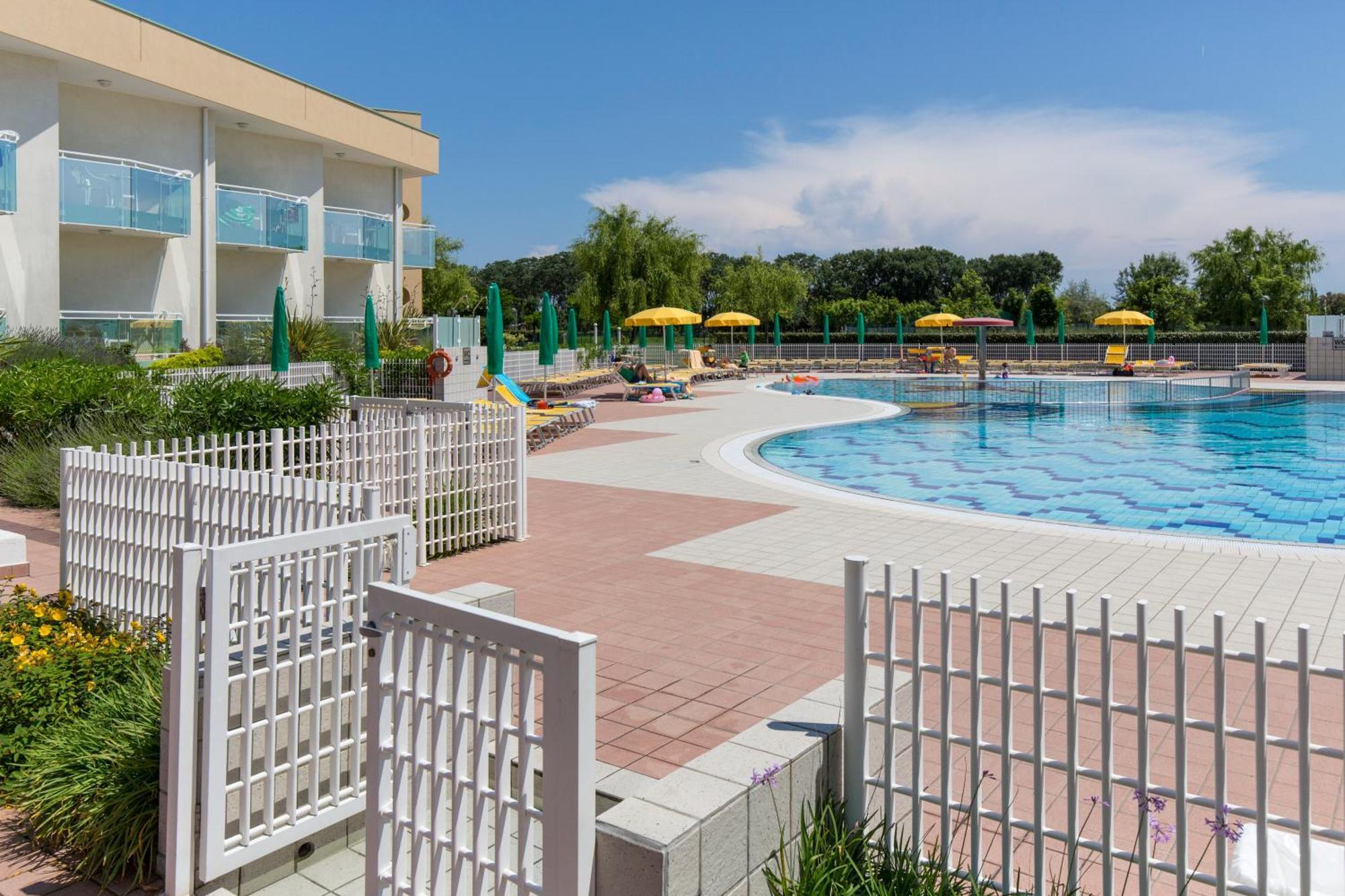 Hotel Maregolf Caorle Exterior foto